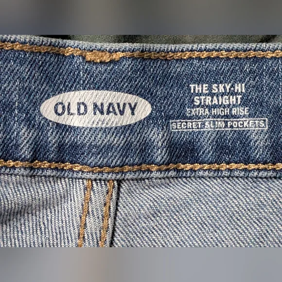Old Navy Sky-Hi Straight Extra High-Rise Jeans Light Wash Size 10 - Picture 3 of 4